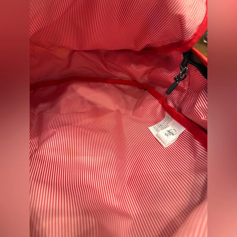 NWOT Herschel Supply Blurry Rose Backpack - Picture 5 of 10